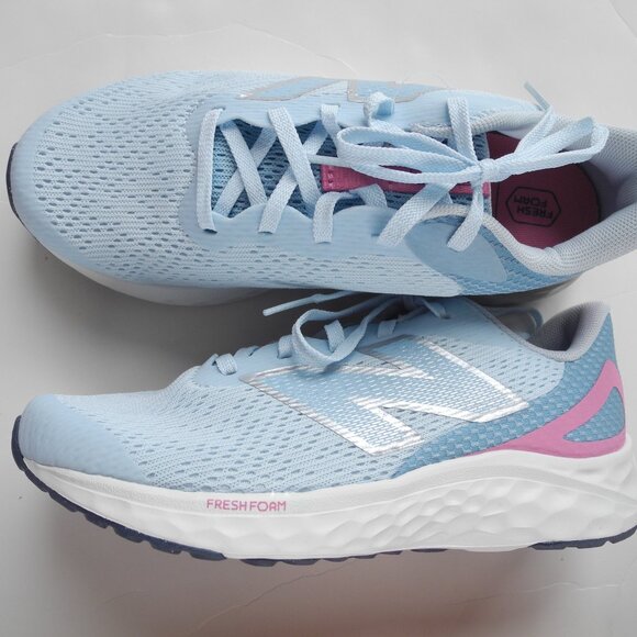New Balance Fresh Foam Arishi V4 running shoes kids 4 Wide womens 6 New - Picture 1 of 3